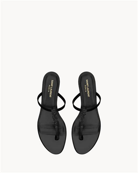 Cassandra slides in patent leather 